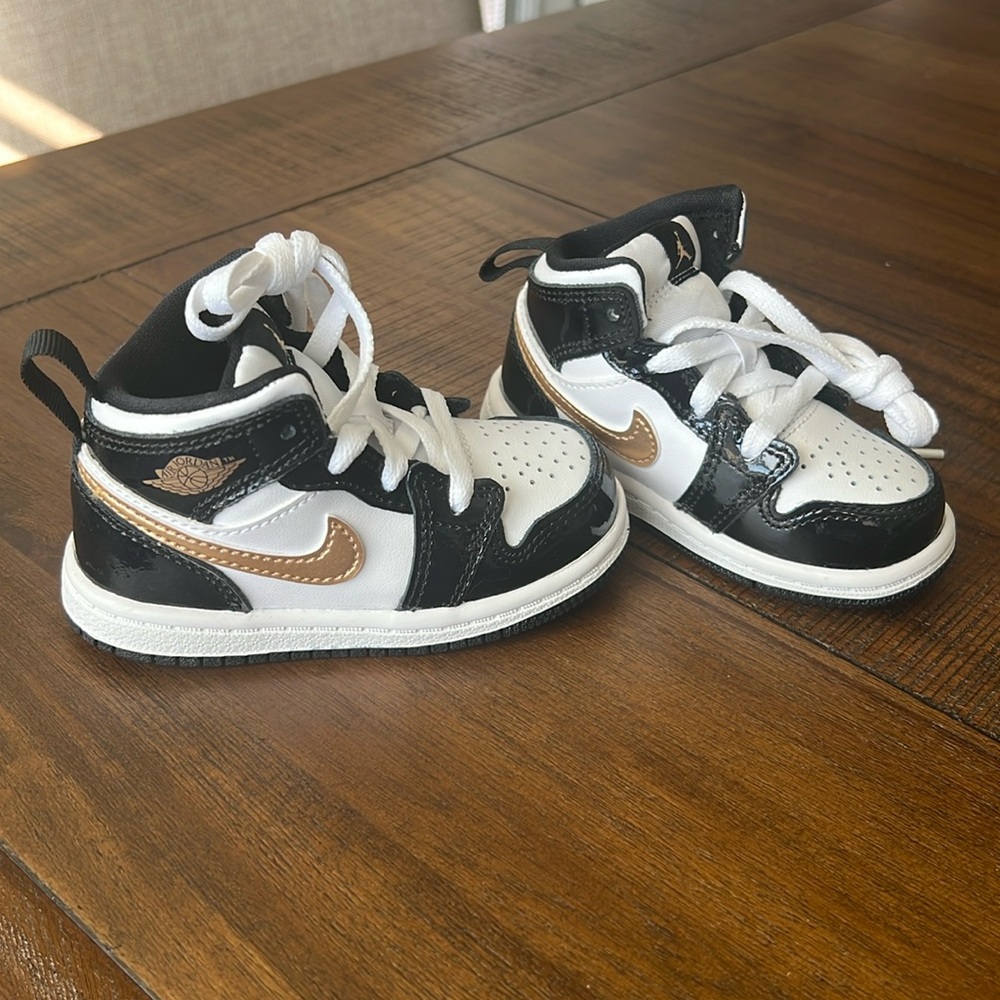 *NEW* Jordan 1s